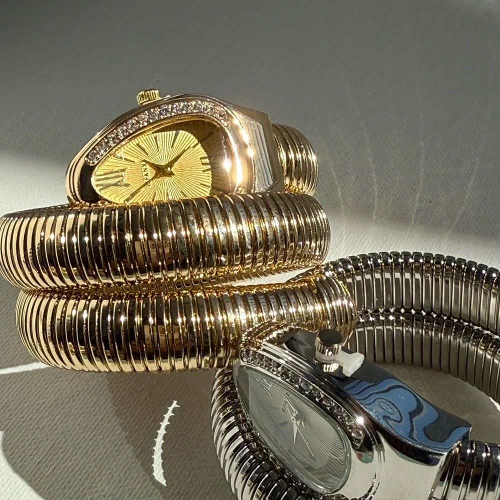Serpenti Elegant Gold Women's Watch Bracelet Set